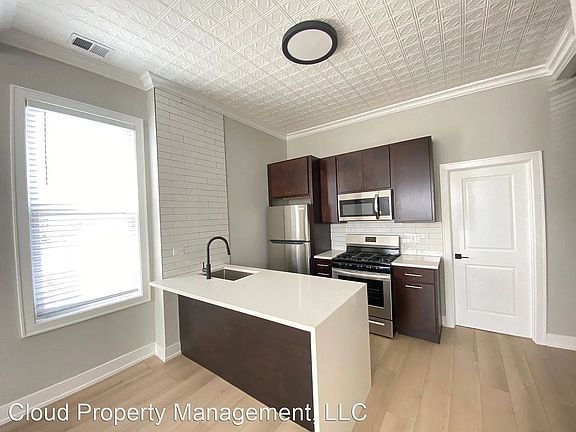 2nd image of 2142 S Fairfield Ave #2R