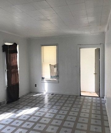 4th image of 430 N Industrial Ave