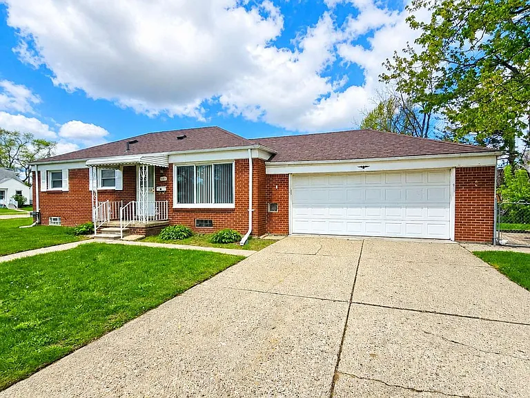 14611 Jacob Ave — Photo 1