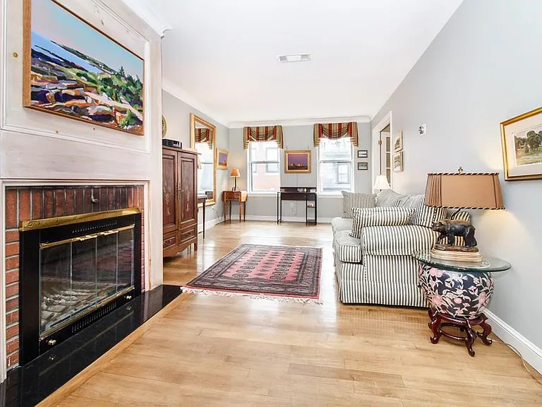 25 Revere St #5 — Photo 2