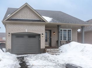 107 Tunbridge Rd, Barrie, ON L4M6S9