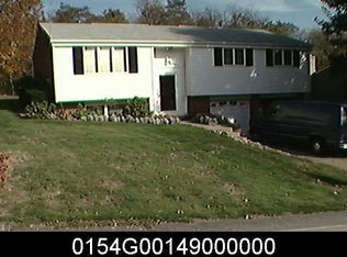 1017 Fiddleback Dr, Mc Kees Rocks, PA 15136