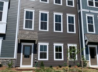 1718 Autumn Maple Leaf Dr, Dumfries, VA 22026