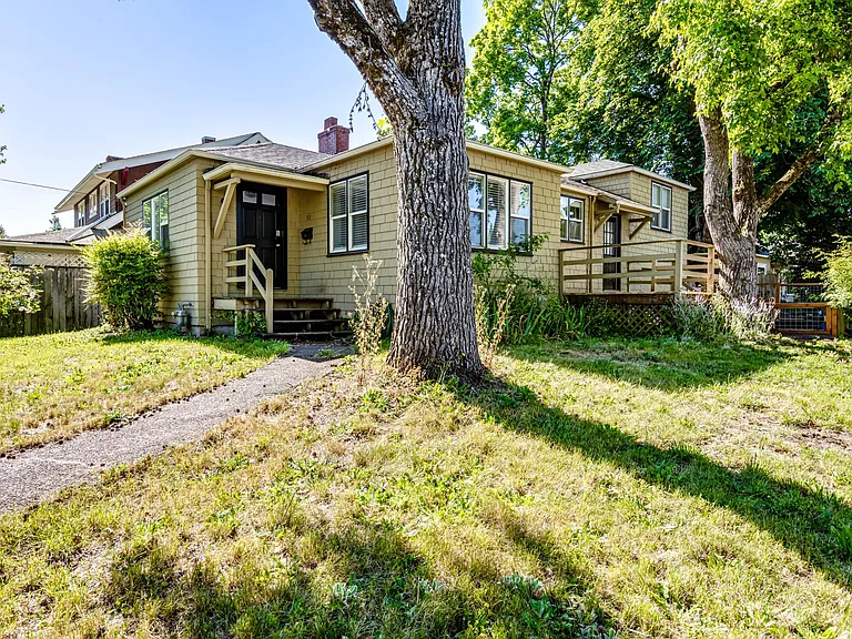 92 W 17th Ave — Photo 3