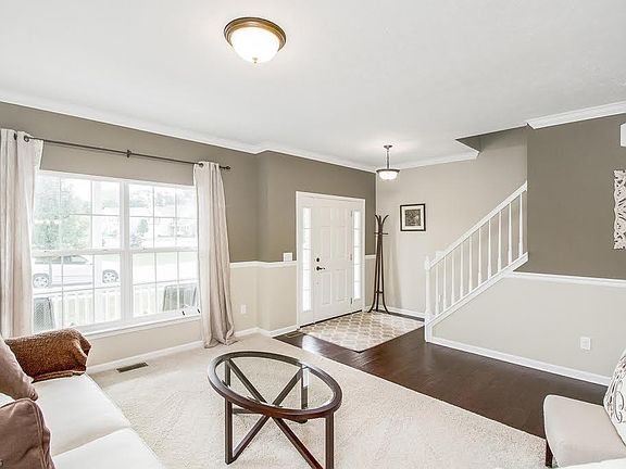 3rd image of 39138 Crescent Dr