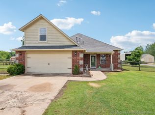 2320 Bridle Bit St, Oologah, OK 74053