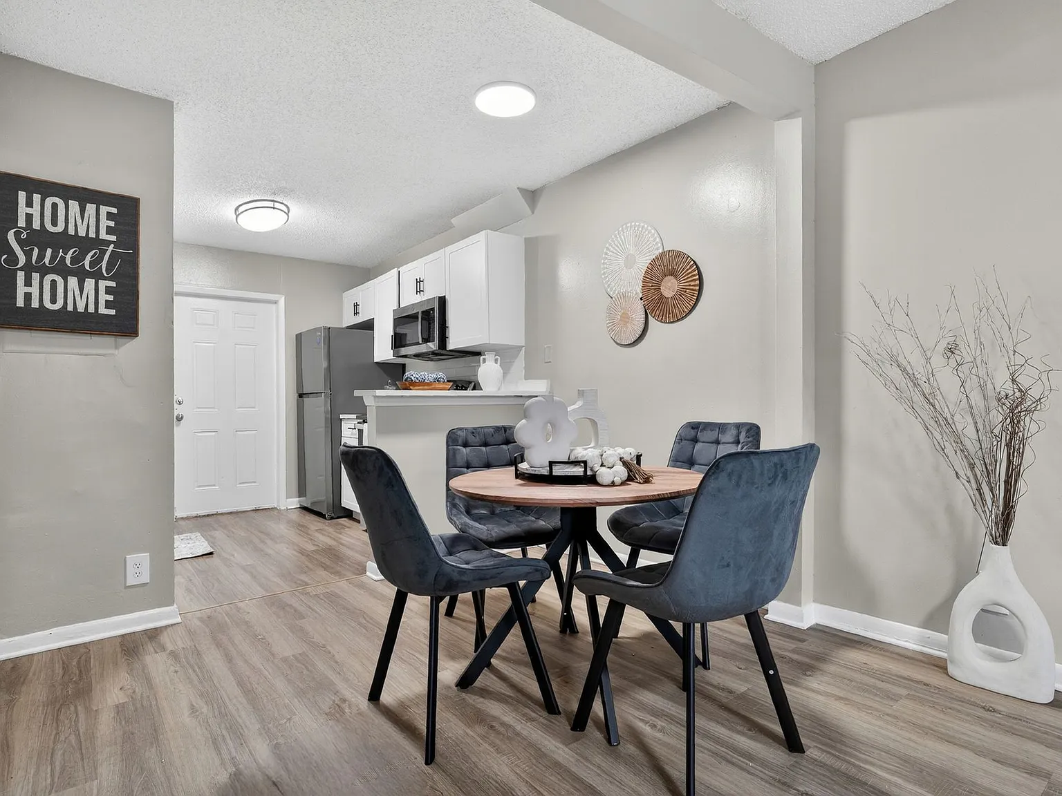 Oakwood Townhomes — Photo 3