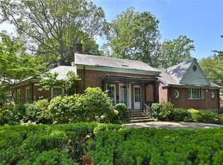 58 Wensley Dr, Great Neck, NY 11020