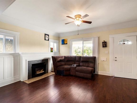 3rd image of 1147 W 53rd St