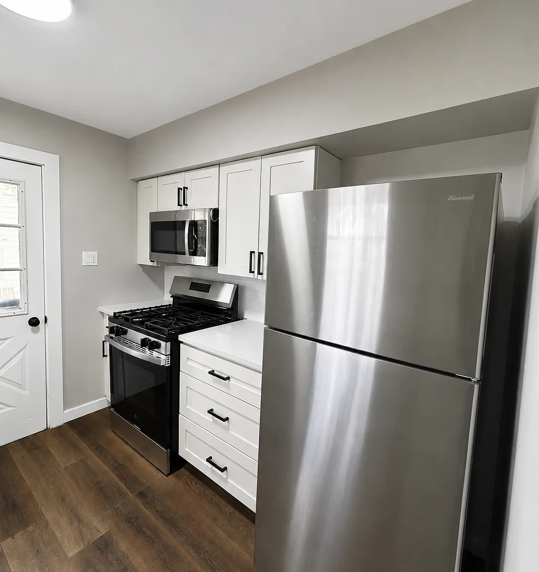 3 bed, $1,695 — Photo 2