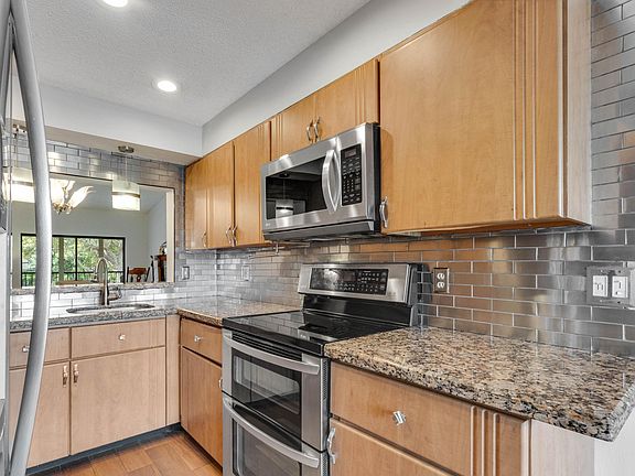 4th image of 7879 Willow Spring Drive #922