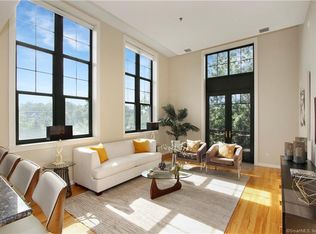 1 Indian Neck Ave APT 11, Branford, CT 06405