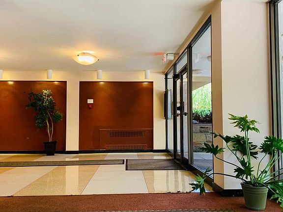 5th image of 522 21st St NW APT 213