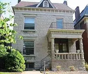 1 bed, 1.0 bath, 1100 sqft, $1,300 — Photo 1