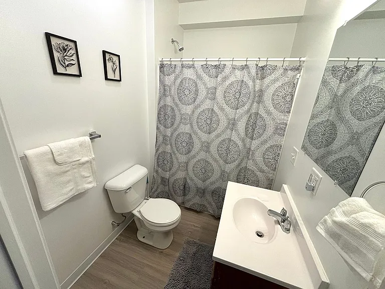 247 W 8th St — Photo 6