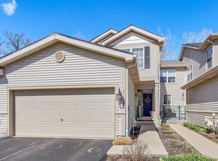 1122 N Oakwood Dr, Fox Lake, IL 60020