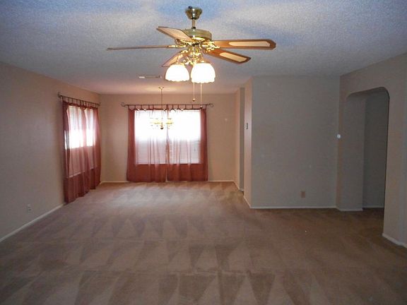 5th image of 3210 Sackville Dr