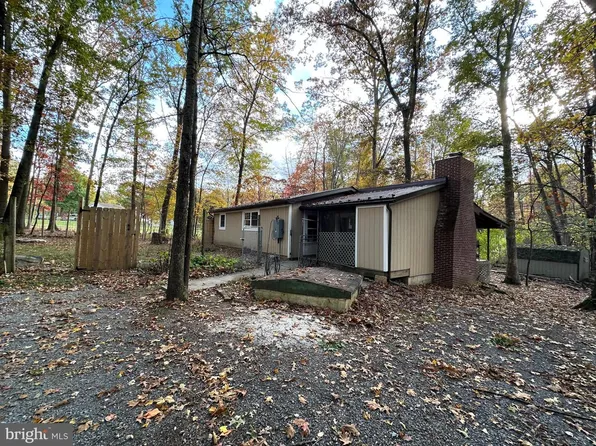 1132 Petersburg Rd, Boiling Springs, PA 17007