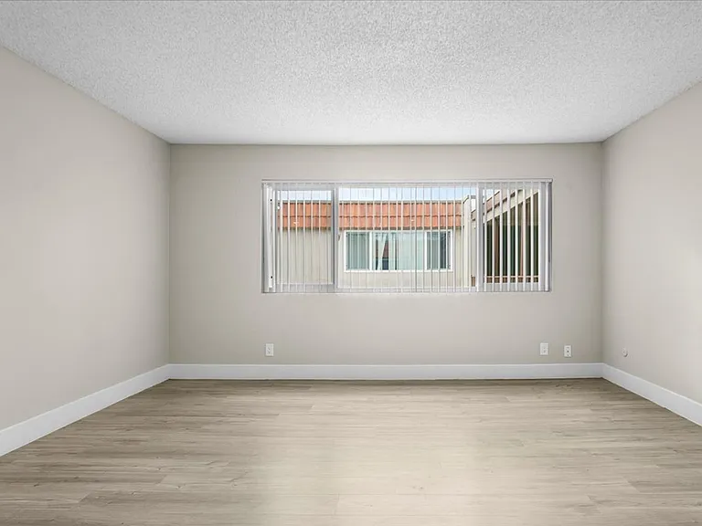 Sherwood Forest Apartments — Photo 44