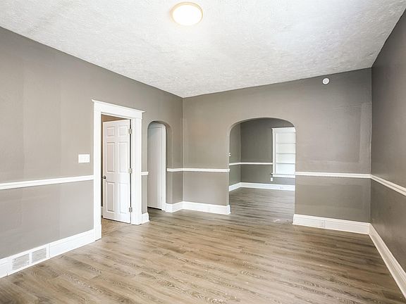 3rd image of 1022 Benham Ct