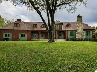 960 Indian Rdg, Dubuque, IA 52003