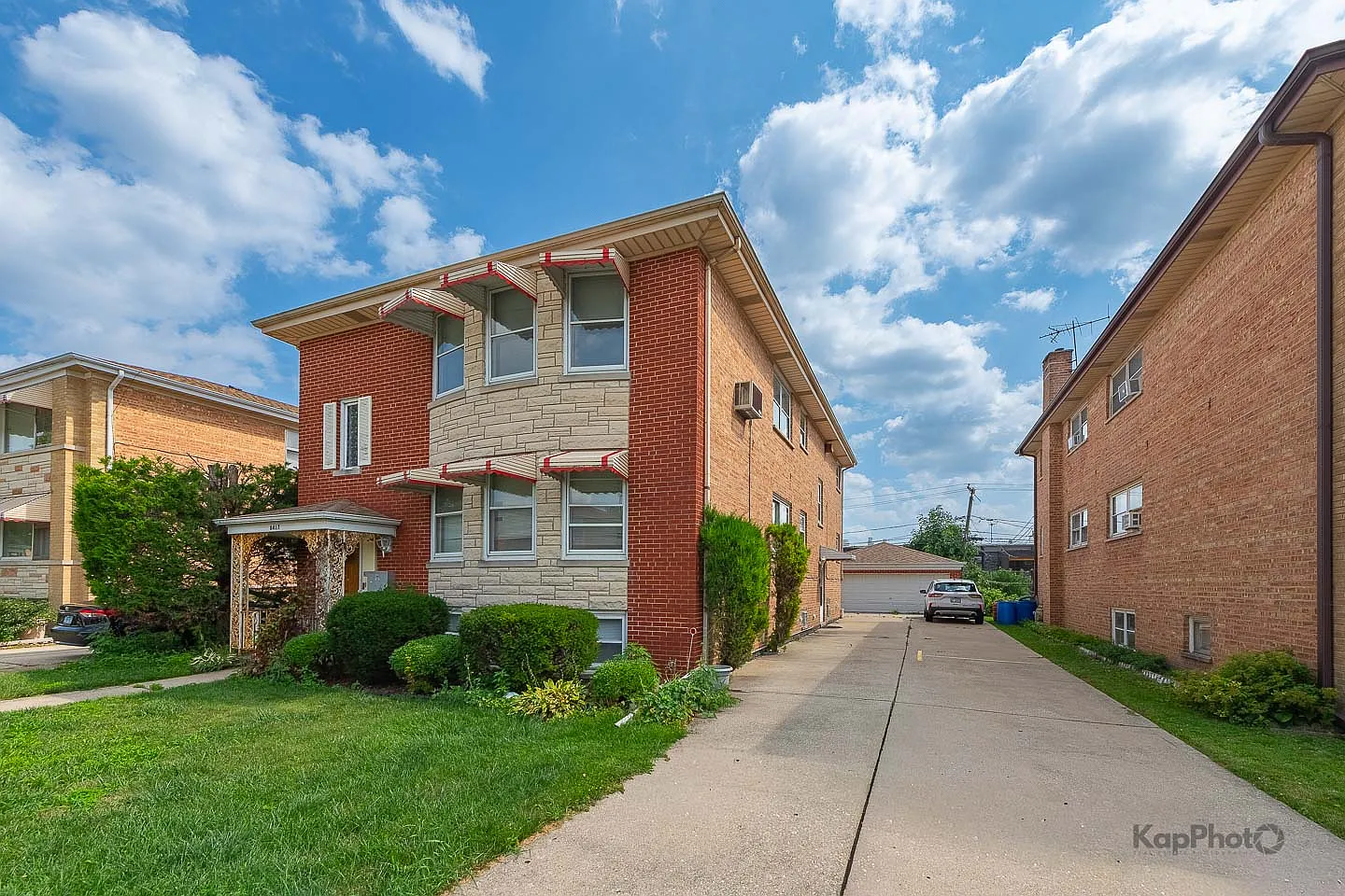 3 bed, 1.5 bath, 1255 sqft, $2,200 — Photo 1