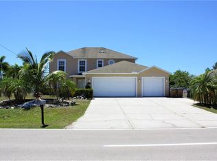 1122 Diplomat Pkwy W, Cape Coral, FL 33993