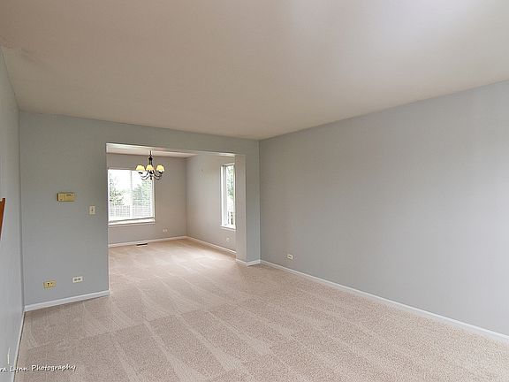 5th image of 2110 Kathleen Cir