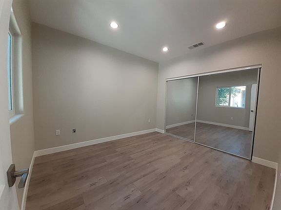 3rd image of 11039 Langmuir Ave