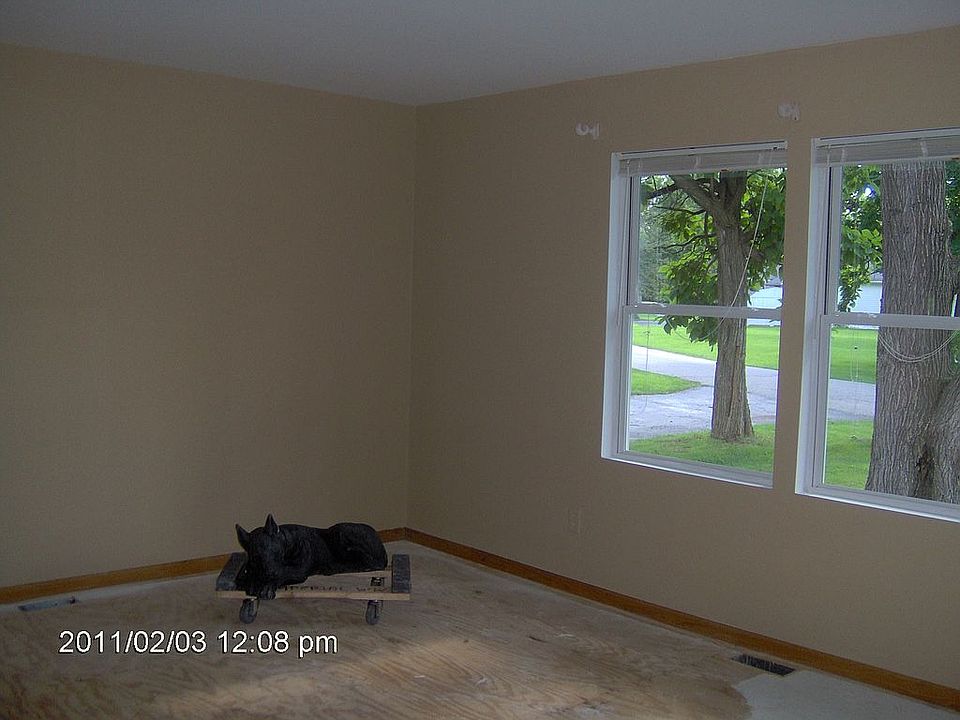 2nd image of N920 Rose Dr #1/1