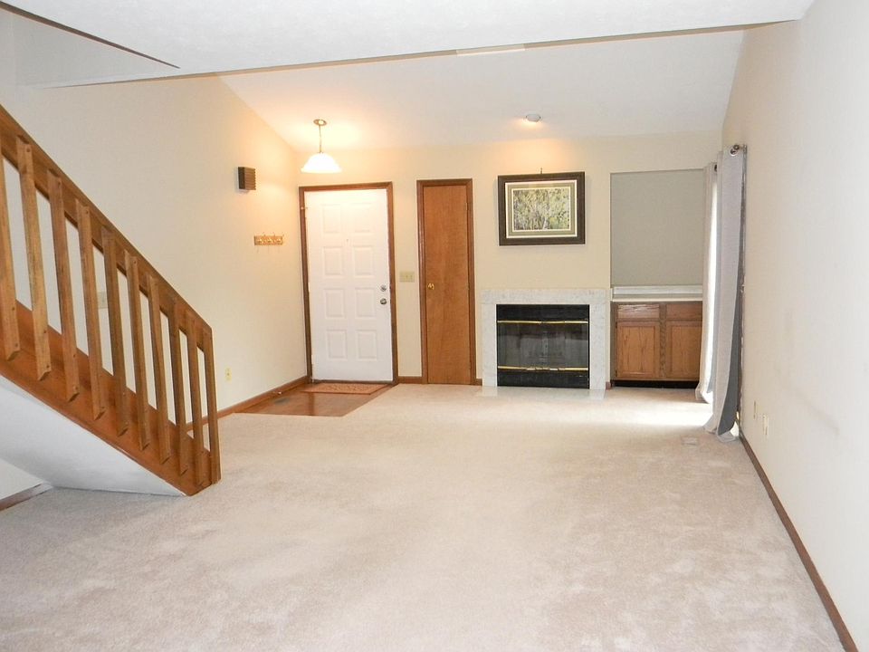 2nd image of 8955 Fox Glove Way