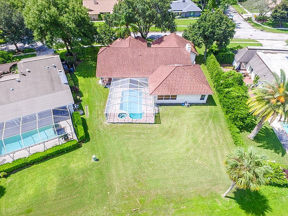 3rd image of 4213 Carrollwood Village Dr