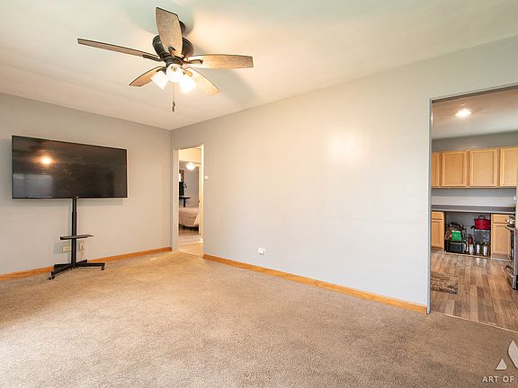 3rd image of 17057 Park Ave