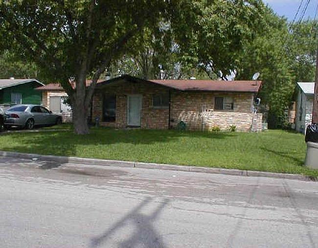 413 W Aviation Blvd, Universal City, TX 78148 Zillow