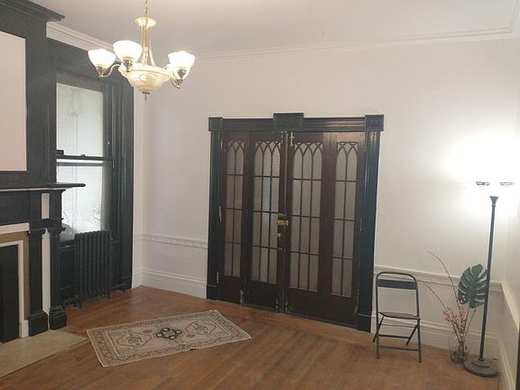 5th image of 28 1st St #1