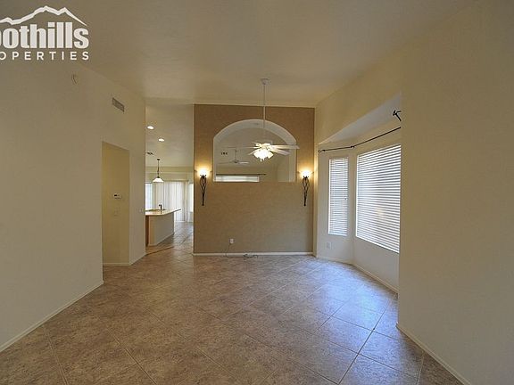 3rd image of 4381 N Sunset Cliff Dr