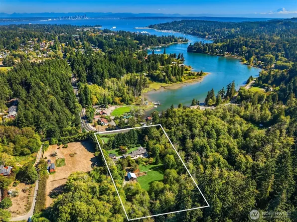 7183 NE Eagle Harbor Drive NE, Bainbridge Island, WA 98110