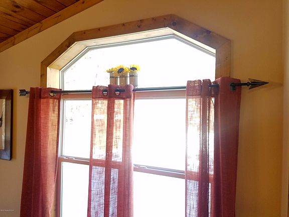 5th image of 411 Humming Bird Ln