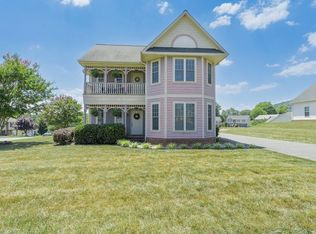 2706 Paddington Station Ln, Vinton, VA 24179