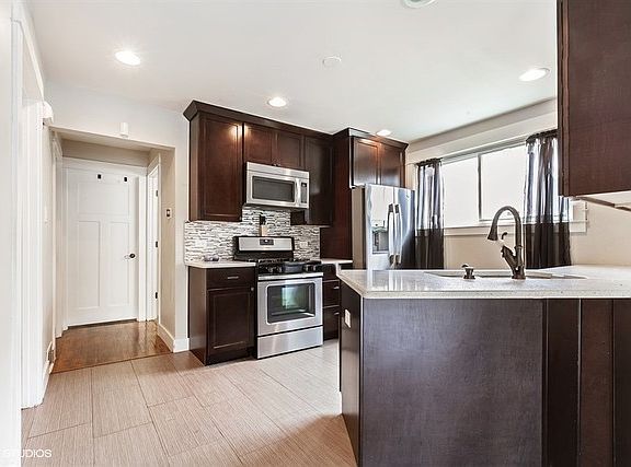 3rd image of 4537 S Leamington Ave