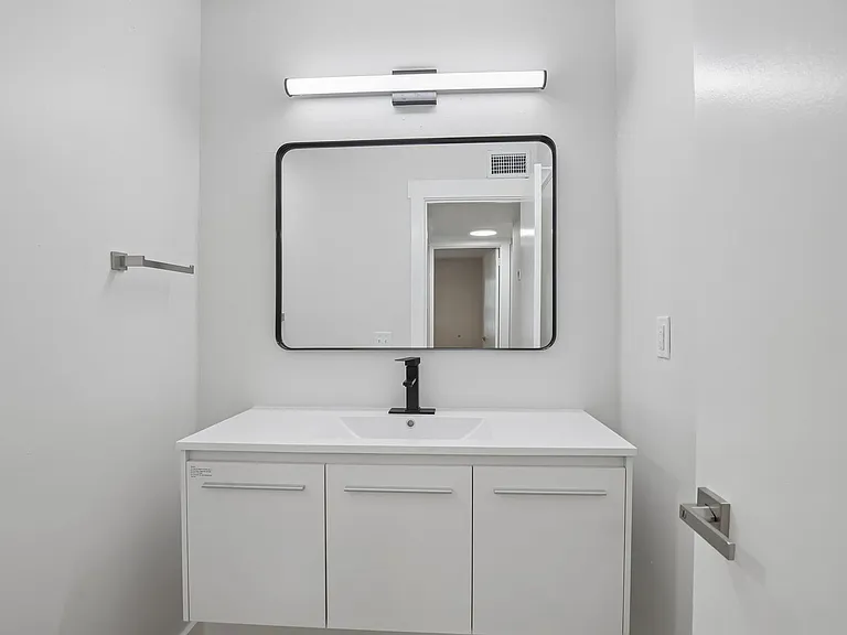 Chateau Apartments - Newly Renovated 1, 2 & 3-Bedrooms at 24th & Hillsboro Village — Photo 40