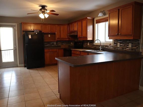 4th image of 4665 Fontana Ave