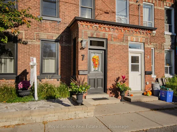 7 Bramley St N, Pt Hope, ON L1A 3K7