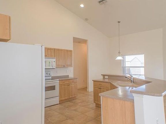 3rd image of 1301 NW 18th St