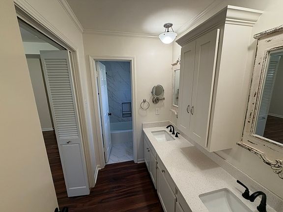 4th image of 15833 Hogenville Ave