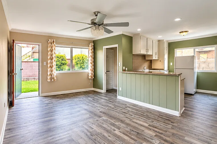 7512 California Ave — Photo 4