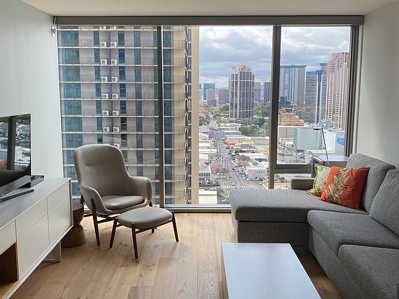 Living Room - looking down Queen Street