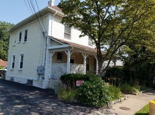 200 Woodbury Rd, Hicksville, NY 11801