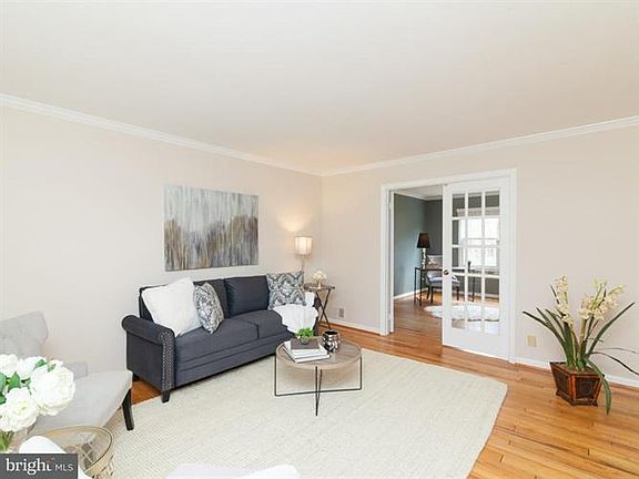 3rd image of 10053 Oakley Ct