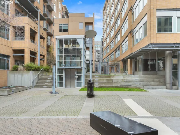 701 Columbia St APT 116, Vancouver, WA 98660